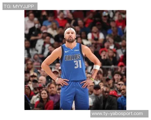 克莱三分球生涯达2800记成为历史第五位球员距离利拉德仅差五记