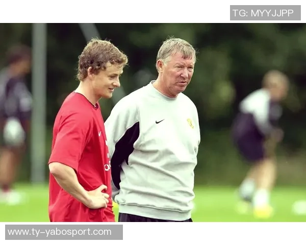 曼联辉煌背影下的挣扎岁月：弗格森退休后的教练困境与挑战