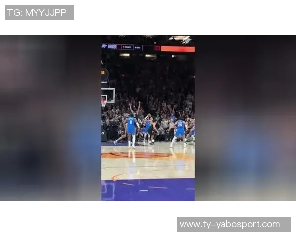 布克半场表现出色10中4砍下13分2篮板7助攻完美控制比赛未出现失误