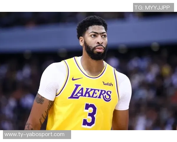 追梦格林赛后穿保护靴离开球馆伤势引发球迷担忧