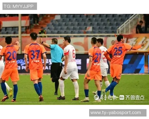 评论员分析裁判名单争议背后内幕与裁判退钱谈话情况