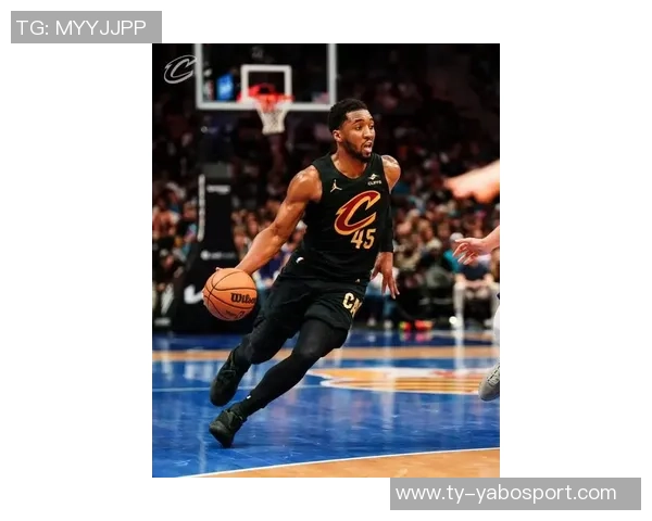 米切尔半场表现亮眼5中3贡献7分1板2助2断展现实力 米切尔半场表现亮眼5中3贡献7分1板2助2断展现实力